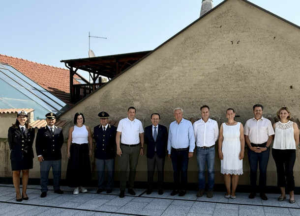 Treffen der Stadtverwaltung Brixen mit dem neuen Quästor Giuseppe Ferrari 