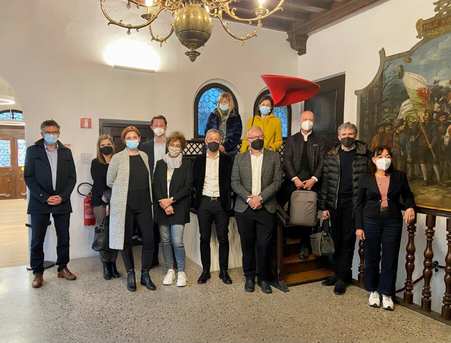 Scuola e sicurezza: incontro dei direttori delle scuole a Bressanone con i rappresentanti comunali