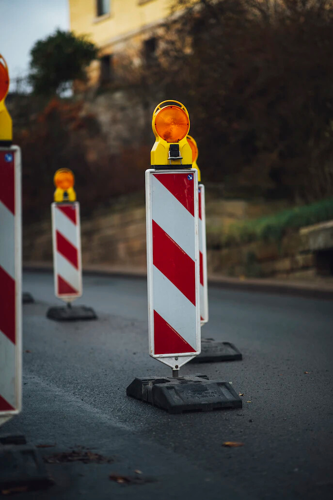 Zeitweilige Errichtung einer abwechselnden Einbahn in der Dante-Alighieri Straße